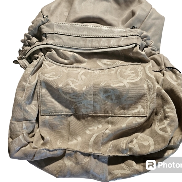 Michael Kors Erin shoulder  bag in buttery soft cream leather - Picture 10 of 14